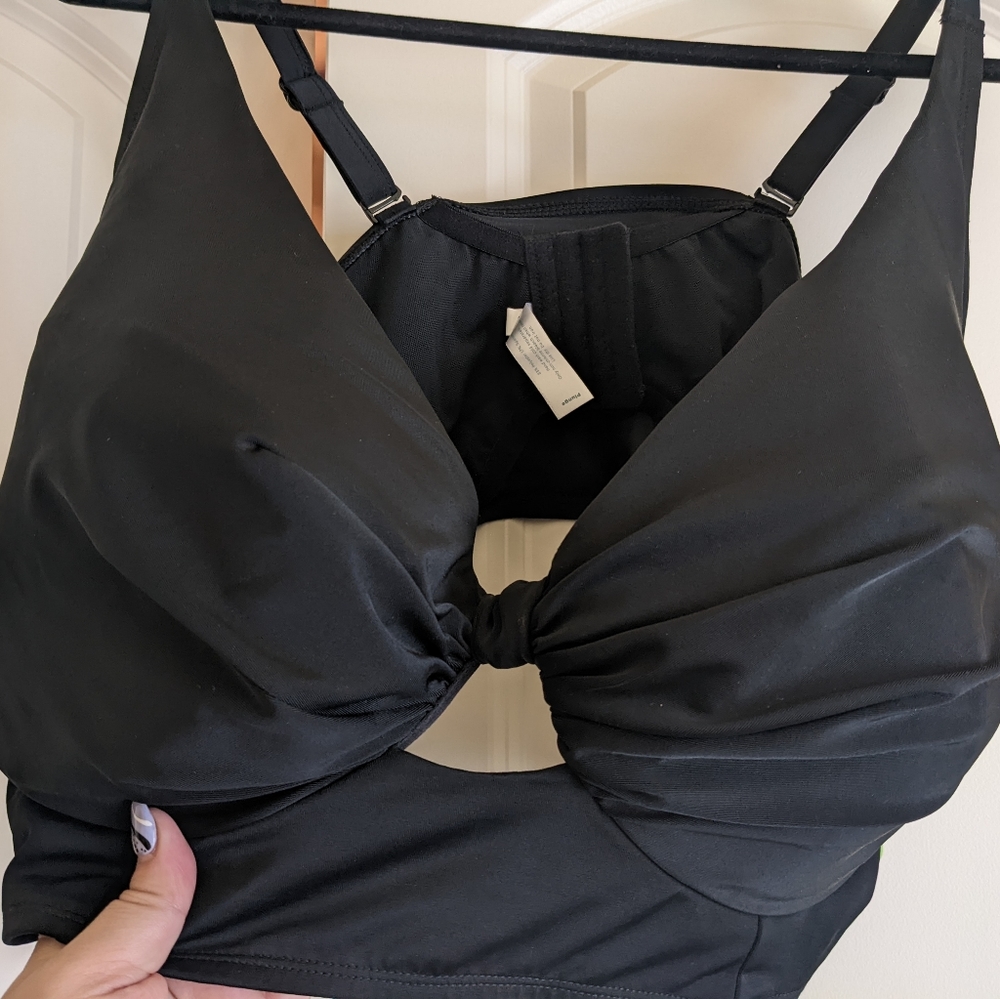 Cacique Lightly Lined Plunge Built In Bra Bikini Top NWT